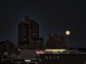 月